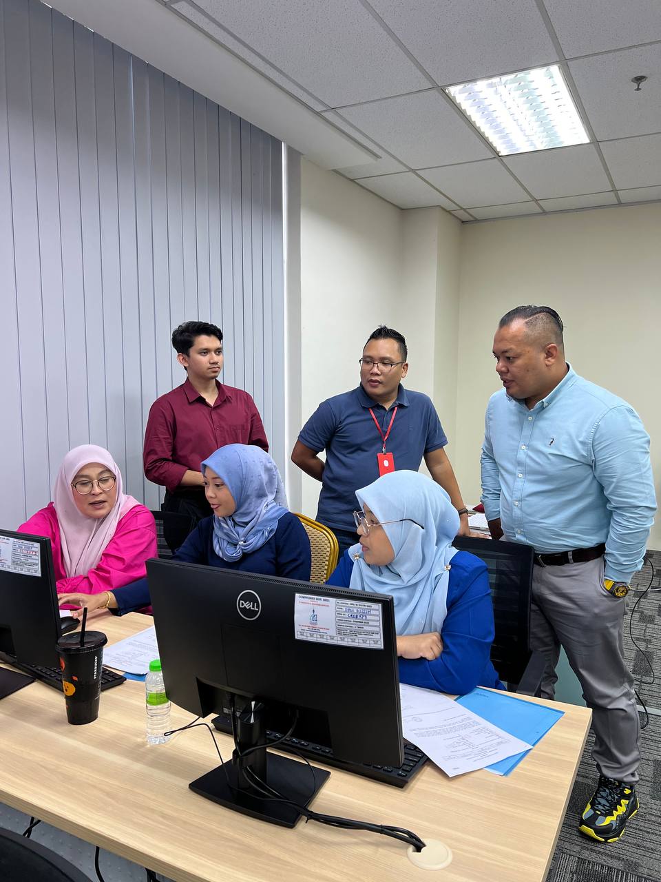 Latihan Sistem e-Strata Latihan Sistem e-Strata