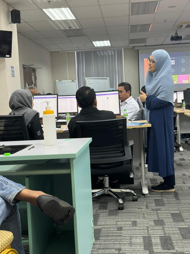 Latihan Sistem e-Strata Latihan Sistem e-Strata