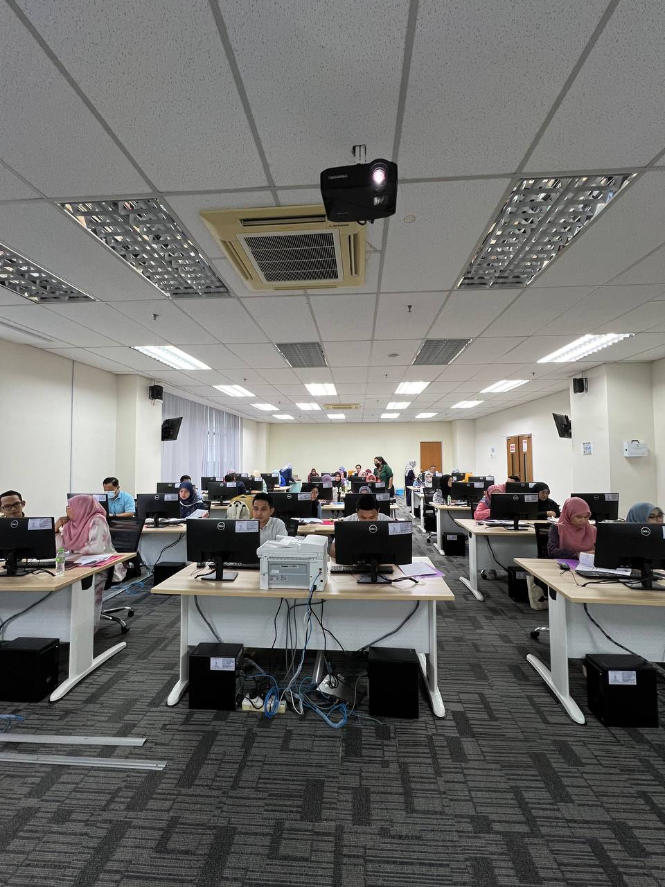 Latihan Sistem e-Strata Latihan Sistem e-Strata