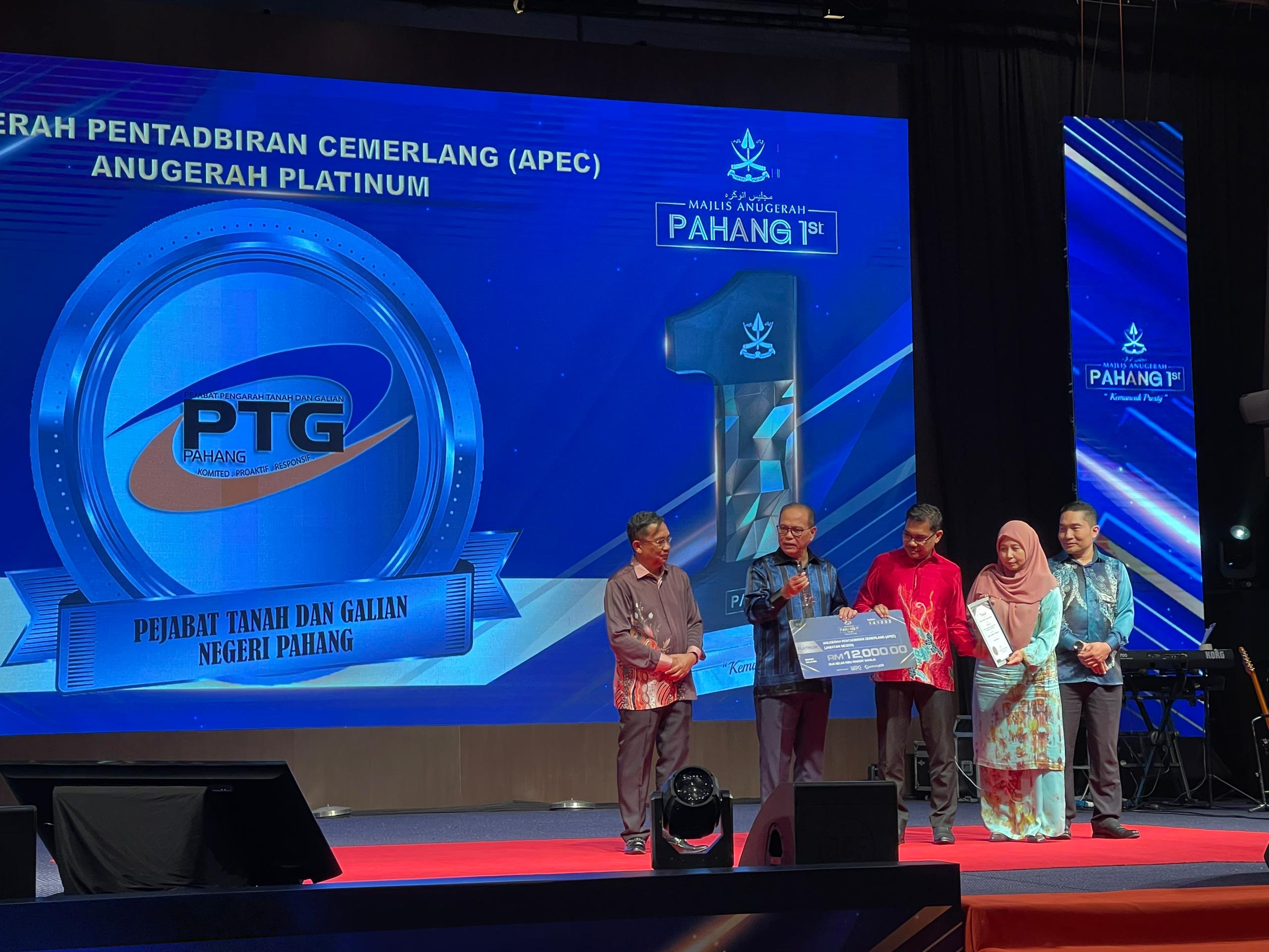 Majlis Anugerah Pahang 1st Majlis Anugerah Pahang 1st