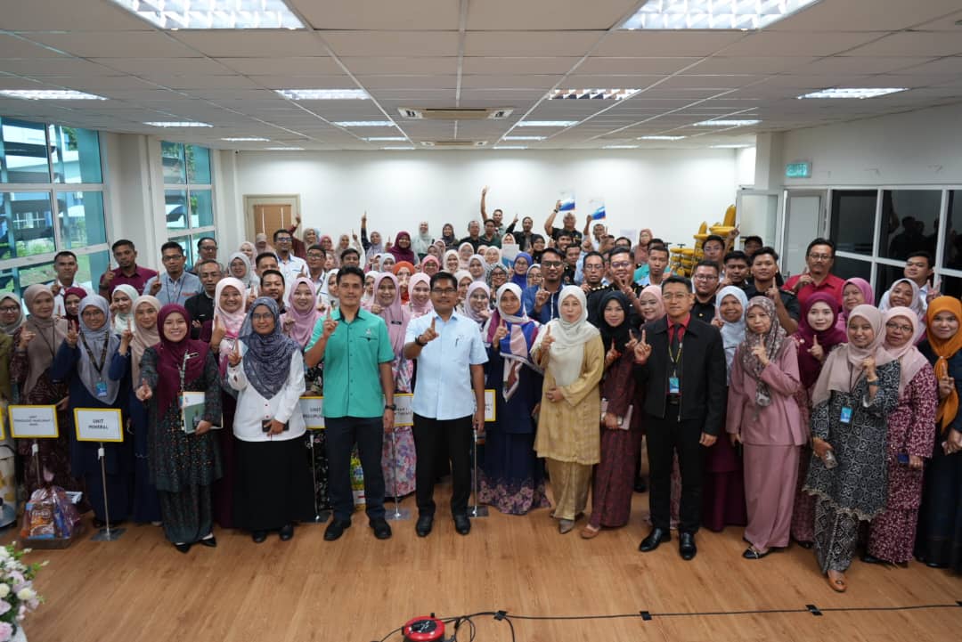Majlis Perhimpunan Bulanan Oktober 2024 Majlis Perhimpunan Bulanan Oktober 2024