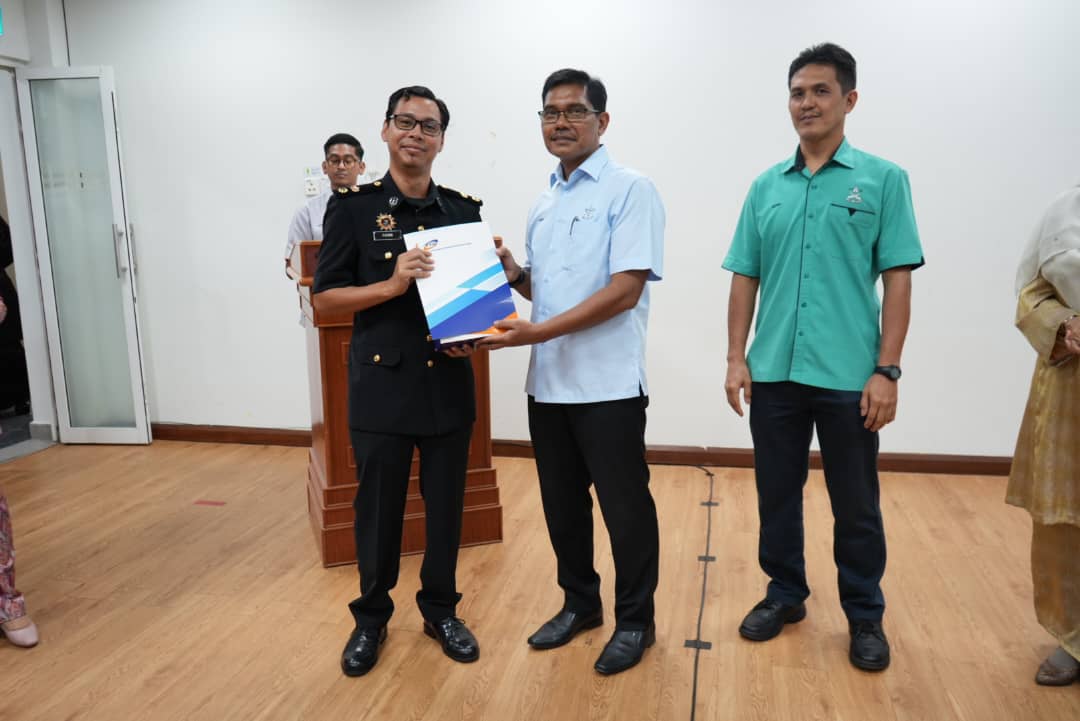 Majlis Perhimpunan Bulanan Oktober 2024 Majlis Perhimpunan Bulanan Oktober 2024