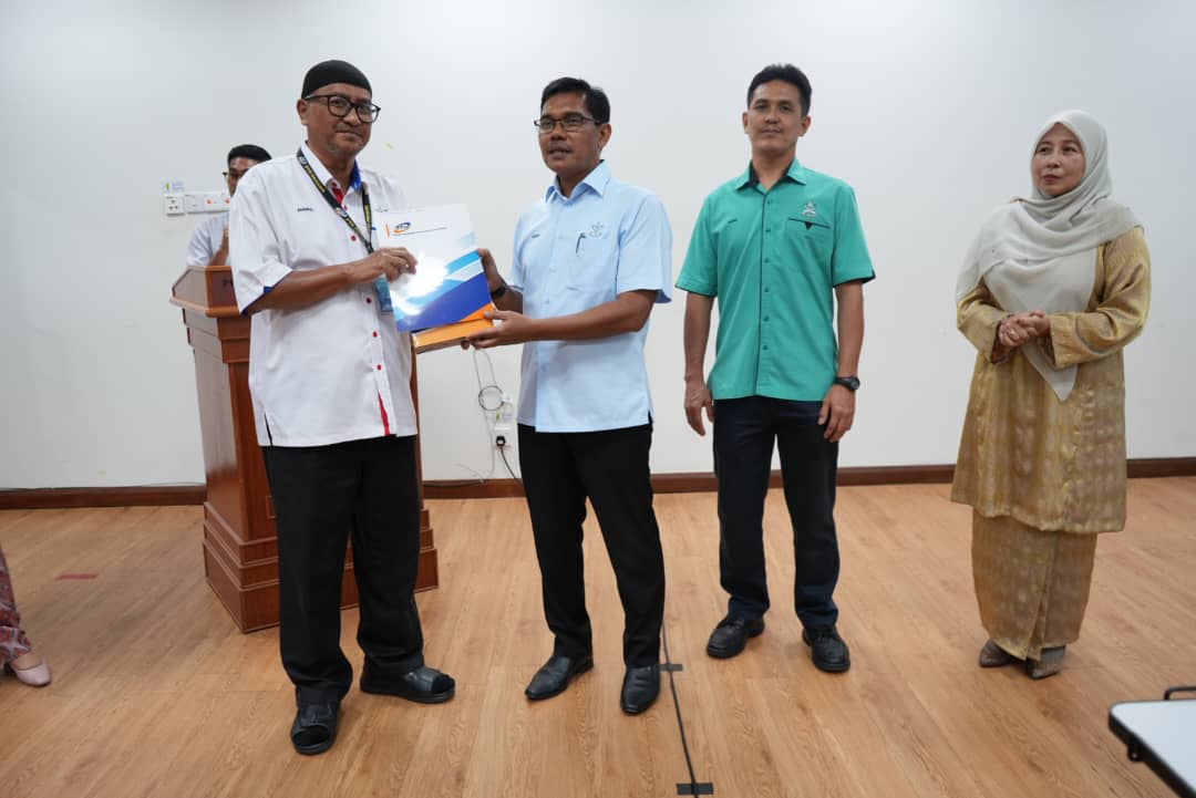 Majlis Perhimpunan Bulanan Oktober 2024 Majlis Perhimpunan Bulanan Oktober 2024