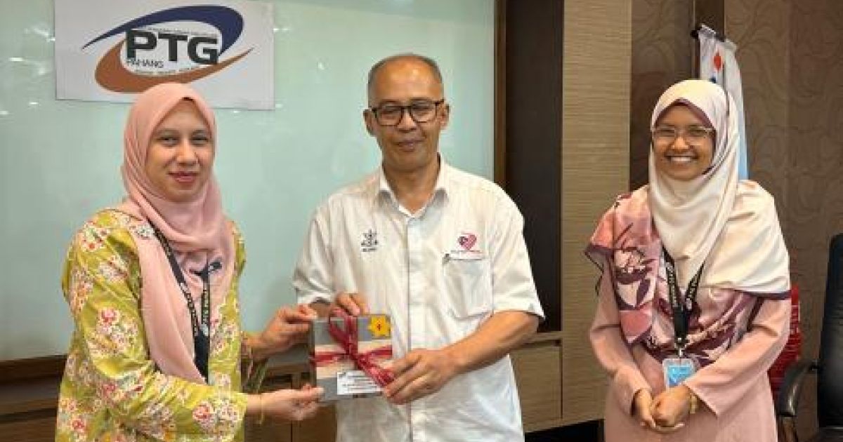 Penyampaian Hadiah Pemenang Kuiz "Celik Kewangan"