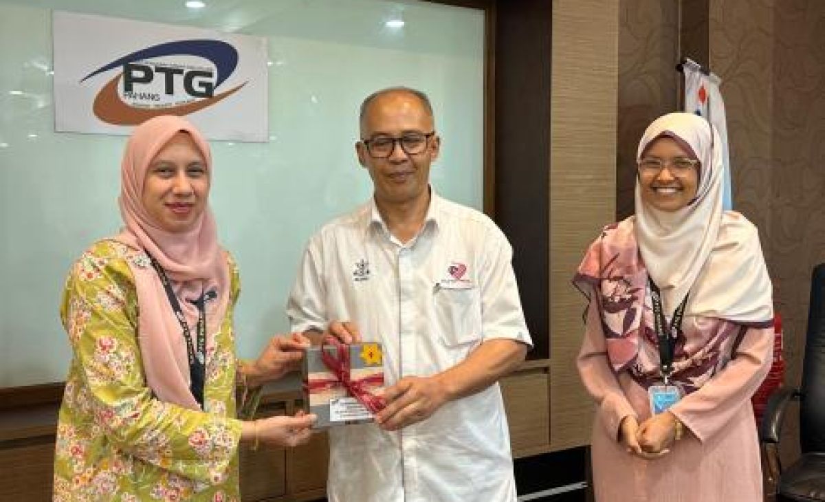 Penyampaian Hadiah Pemenang Kuiz "Celik Kewangan"